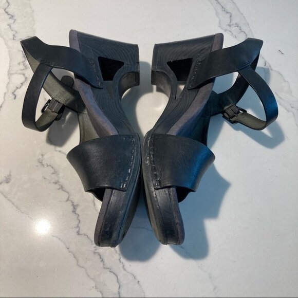 DANSKO  Sz 39 Sandals Diagonal Straps with Chunky Funky 2” Heels - Picture 10 of 11